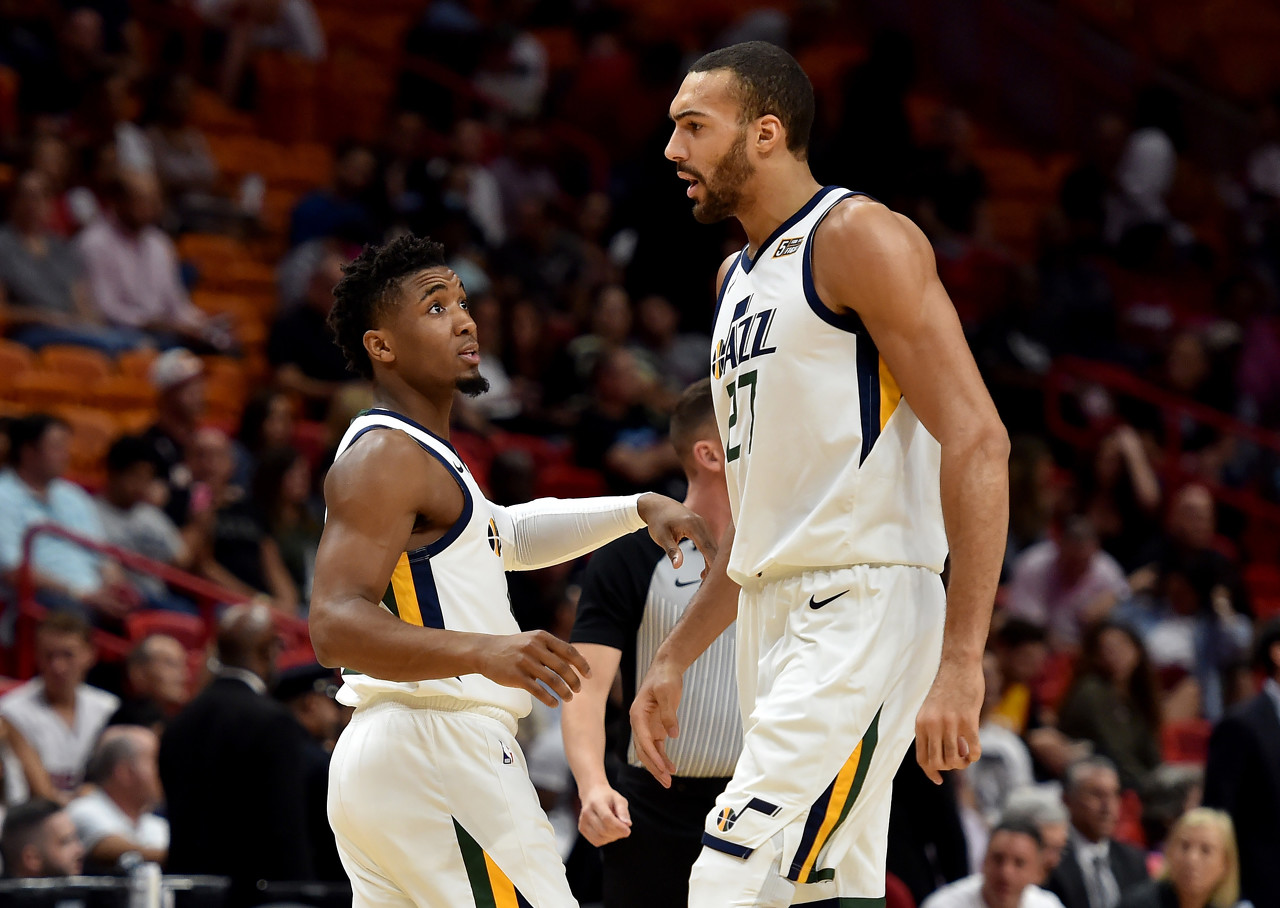 更是两支球 更是两支球