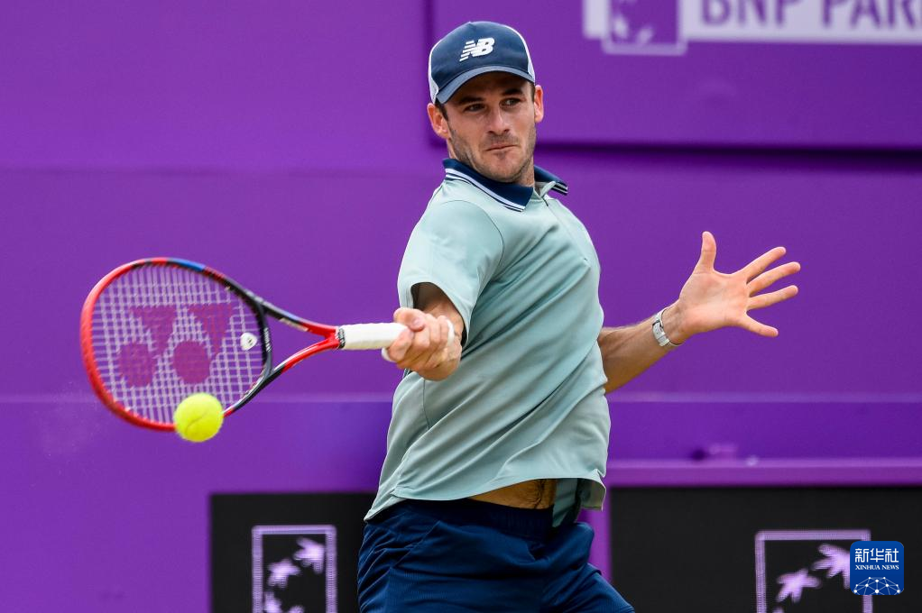 目光转向决 目光转向决