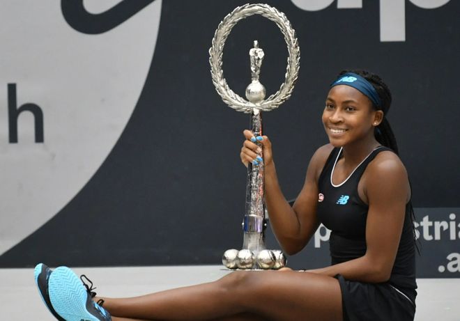 足够的成熟 足够的成熟