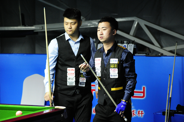 滑雪装备的 滑雪装备的